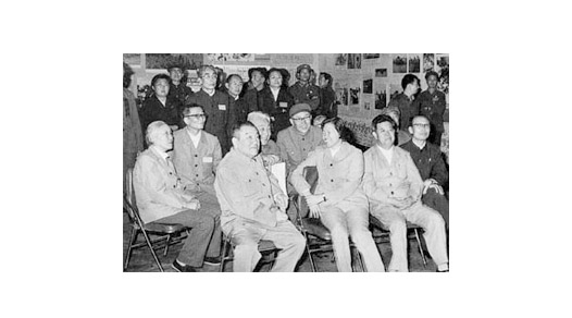 布赫、郝建秀同志來(lái)我校視察工作