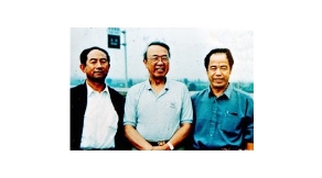 楊金泉、劉俊謙與聯(lián)合國副秘書長的合影