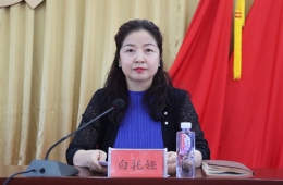 黨委副書記、院長(zhǎng)　白托婭